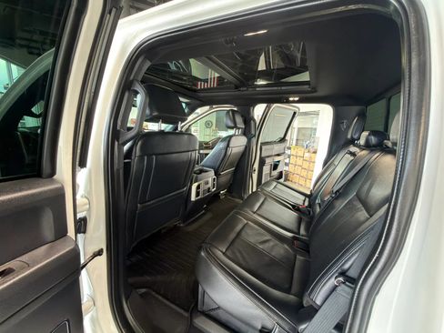 Used 2022 Ford F250 Lariat w/ Lariat Ultimate Package AWD/4WD image 18