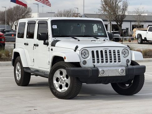 Used 2015 Jeep Wrangler Unlimited Sahara w/ Connectivity Group image 2