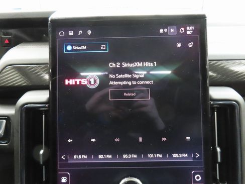 Used 2025 GMC Yukon XL AT4 w/ AT4 Premium Package image 21