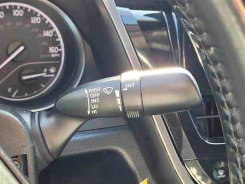 Used 2022 Toyota Camry SE image 21