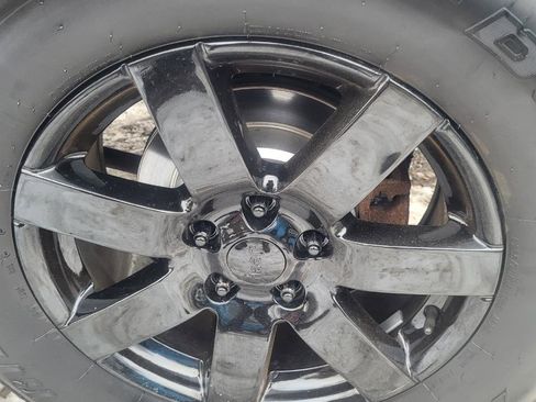 Used 2017 Jeep Wrangler Unlimited Sahara w/ Connectivity Group image 39