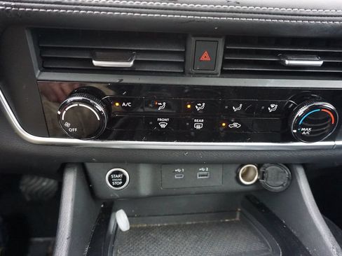 Used 2023 Nissan Rogue S AWD/4WD image 11