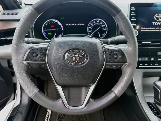 Used 2020 Toyota Avalon Limited w/ All Weather Liner Package FWD image 13
