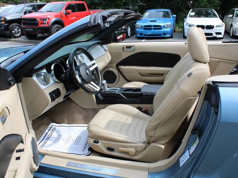 Used 2006 Ford Mustang GT RWD image 23