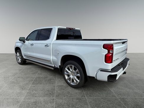 New 2026 Chevrolet Silverado 1500 High Country w/ High Country Premium Package AWD/4WD image 3
