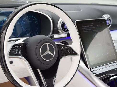 New 2026 Mercedes-Benz Maybach SL 680 image 18