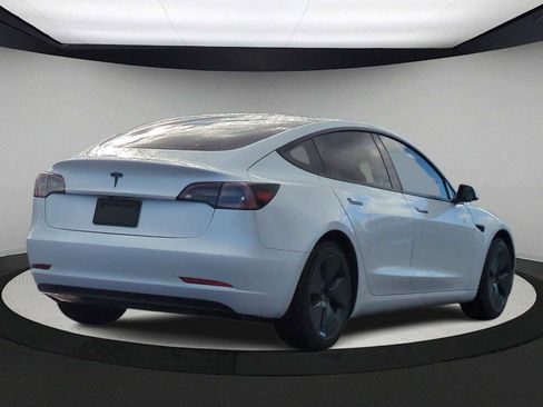 Used 2021 Tesla Model 3 Standard Range Plus image 8