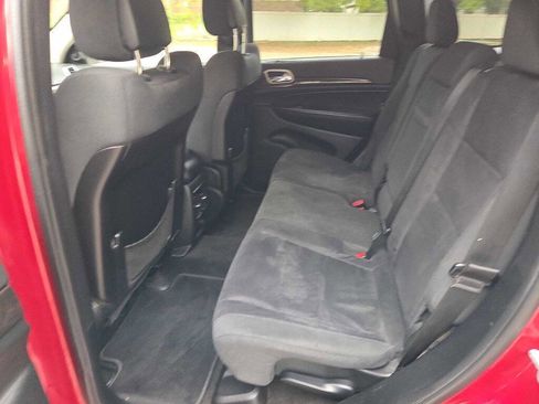 Used 2012 Jeep Grand Cherokee Laredo w/ Laredo E Group image 20