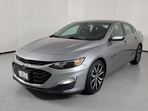 Used 2023 Chevrolet Malibu RS FWD image 2