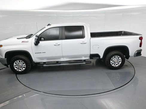 Used 2024 Chevrolet Silverado 2500 LT image 40