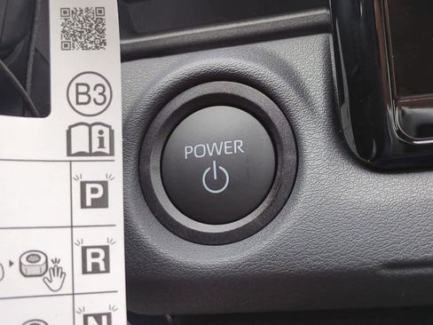 Used 2026 Toyota C-HR AWD/4WD image 25