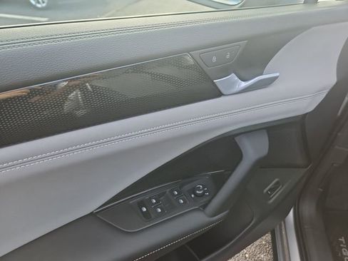 New 2025 Volkswagen Tiguan SE AWD/4WD image 14