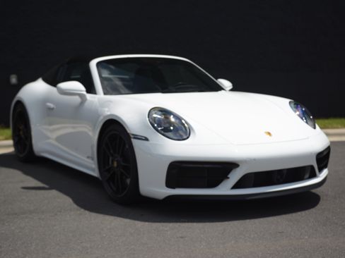 Certified 2022 Porsche 911 Targa 4 GTS AWD/4WD image 9