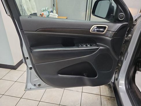 Used 2016 Jeep Grand Cherokee Laredo w/ Quick Order Package 23E image 35