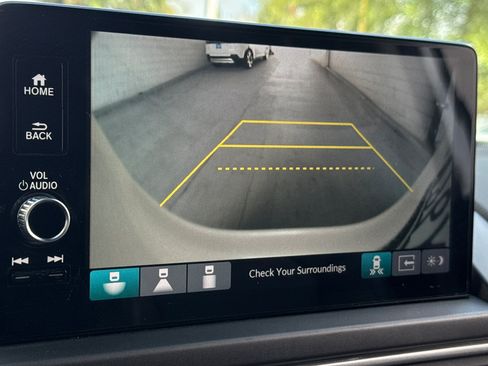 Certified 2023 Honda Pilot Touring image 19