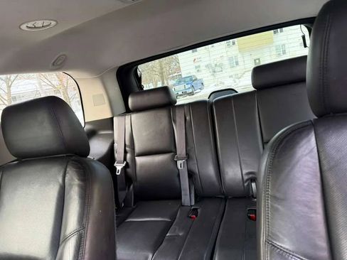 Used 2012 Cadillac Escalade Luxury image 15