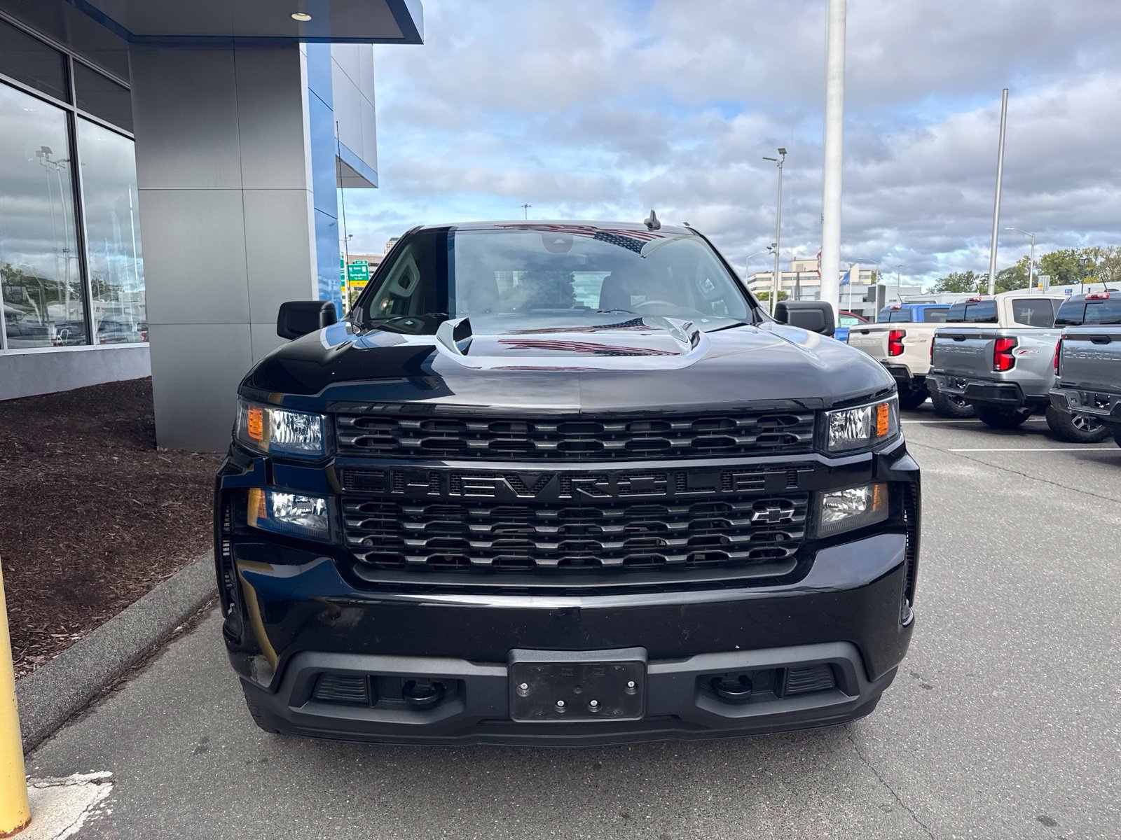 Used 2021 Chevrolet Silverado 1500 Custom w/ Safety Confidence Package AWD/4WD image 3