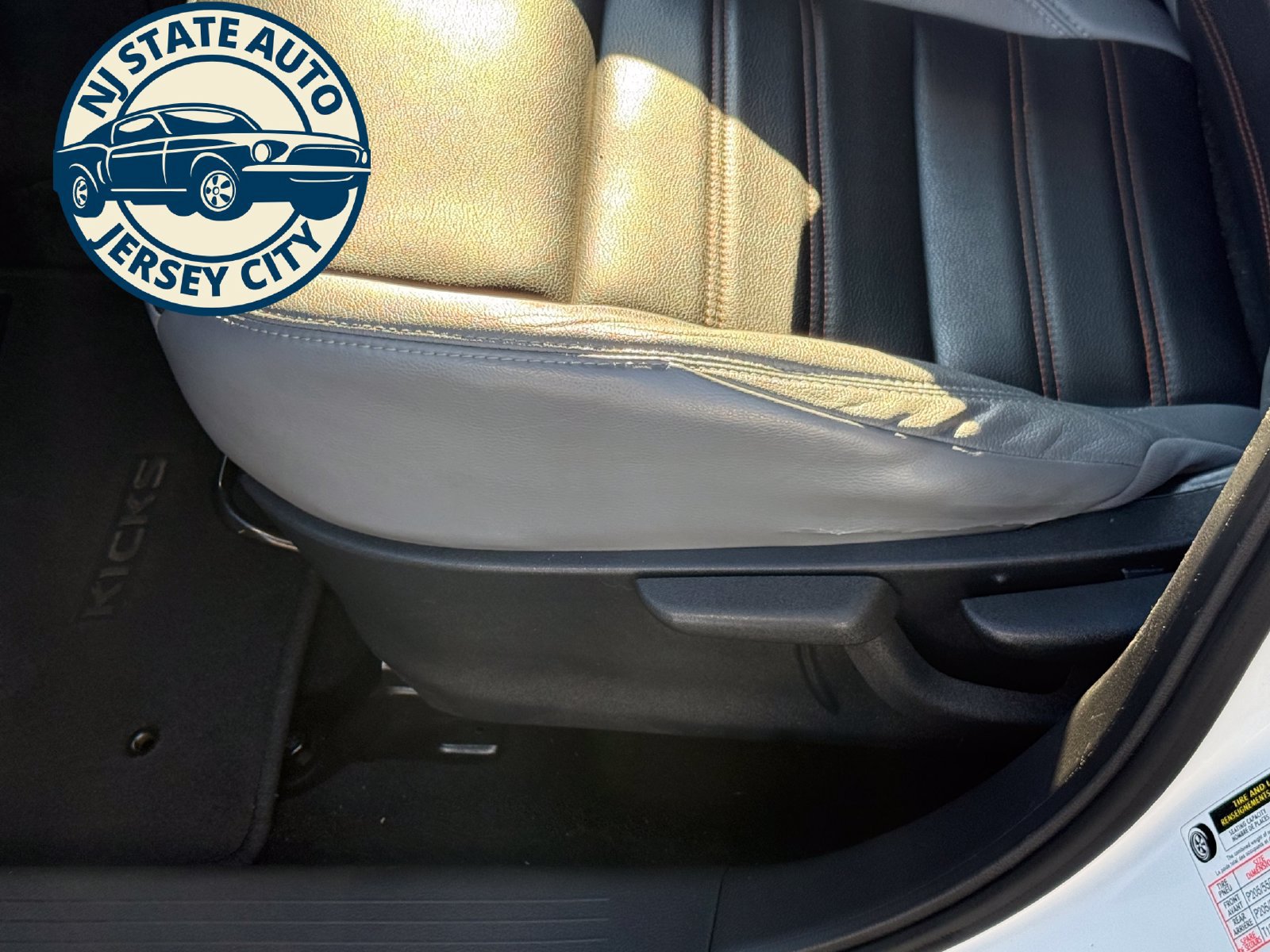 Used 2021 Nissan Kicks SR w/ SR Premium Package FWD image 27