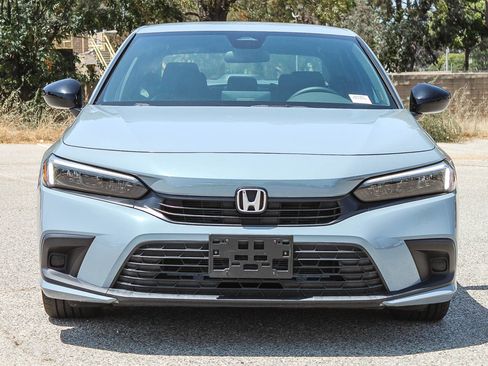 Used 2023 Honda Civic Sport image 2