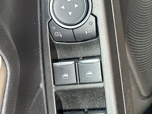 Used 2021 Ford Escape SE image 24