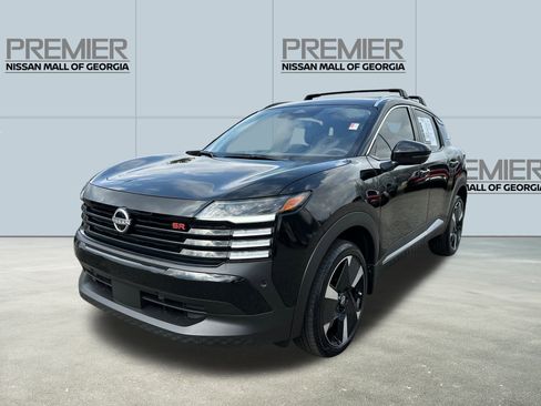 Used 2025 Nissan Kicks SR image 1