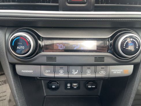 Used 2019 Hyundai Kona Limited FWD image 27