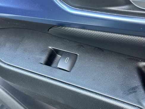Used 2026 Chevrolet Equinox EV LT FWD image 23