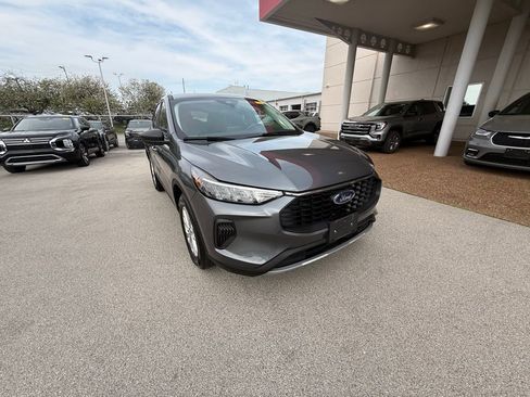 Used 2025 Ford Escape Active image 2