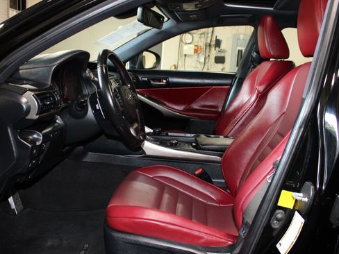 Used 2019 Lexus IS 300 F Sport w/ F Sport Package RWD image 10