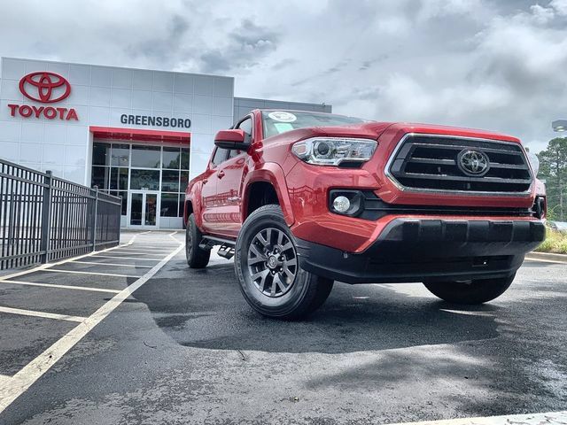 Certified 2022 Toyota Tacoma SR5 AWD/4WD image 2