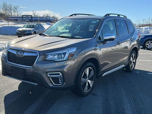 Used 2020 Subaru Forester Touring image 3