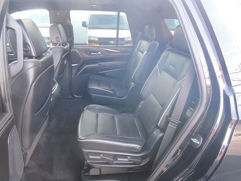 Used 2022 Cadillac Escalade Premium Luxury image 30