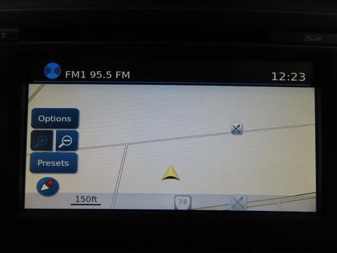 Used 2017 Nissan Titan SV image 25