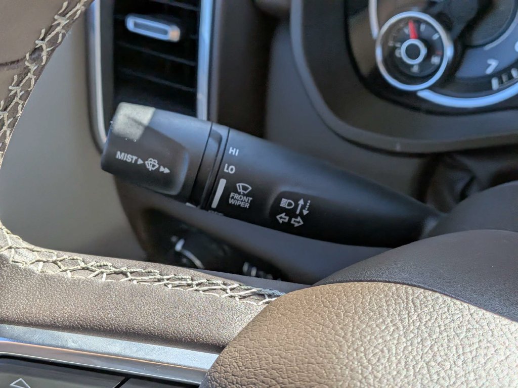 Used 2025 RAM 1500 Laramie AWD/4WD image 24