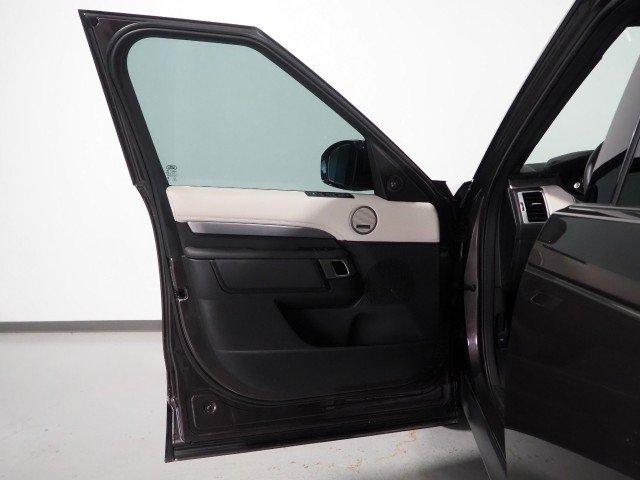 Used 2024 Land Rover Discovery Dynamic SE AWD/4WD image 68