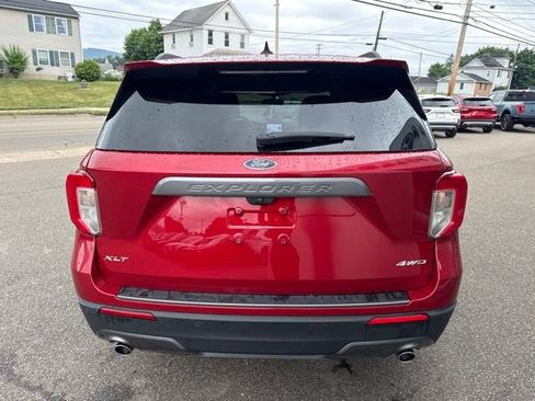 Used 2024 Ford Explorer XLT w/ Equipment Group 202A AWD/4WD image 7