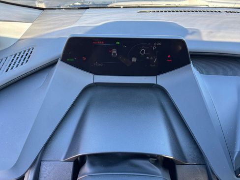 Used 2025 Toyota Prius LE image 35