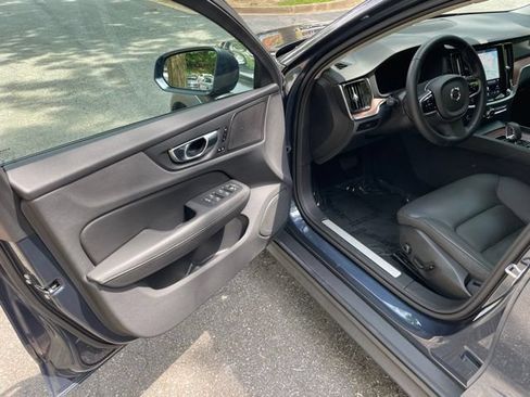 Certified 2025 Volvo V60 B5 Cross Country Plus AWD/4WD image 11