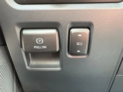 Used 2022 Ford F150 Platinum w/ Equipment Group 701A High AWD/4WD image 19