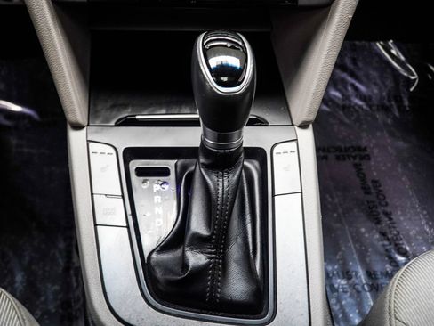 Used 2018 Hyundai Elantra Value Edition FWD image 20