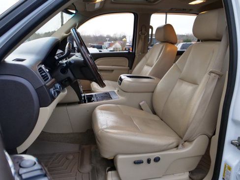 Used 2011 GMC Sierra 3500 Denali image 3