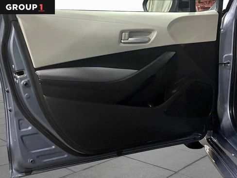 Used 2021 Toyota Corolla LE FWD image 22