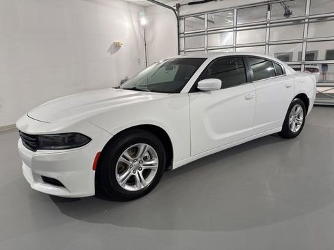 Used 2022 Dodge Charger SXT RWD image 4