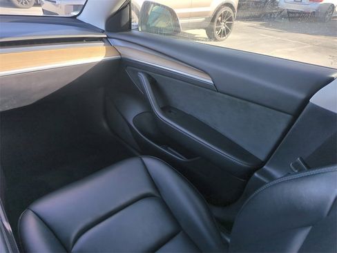 Used 2022 Tesla Model 3 Long Range image 17