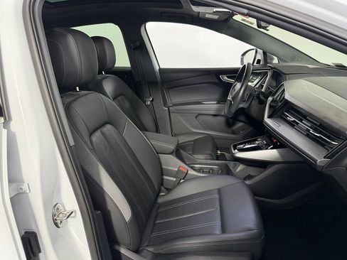 Used 2024 Audi Q4 e-tron Prestige AWD/4WD image 29