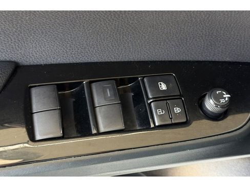 Certified 2022 Toyota Prius Prime XLE FWD image 12