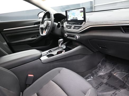 Certified 2023 Nissan Altima 2.5 SV w/ SV Premium Package AWD/4WD image 19