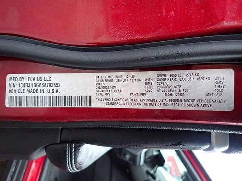 New 2025 Jeep Grand Cherokee Limited w/ MOPAR Finishing Package AWD/4WD image 16