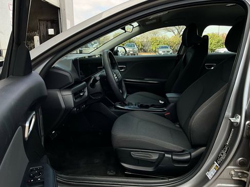 Used 2025 Kia K4 LXS image 10