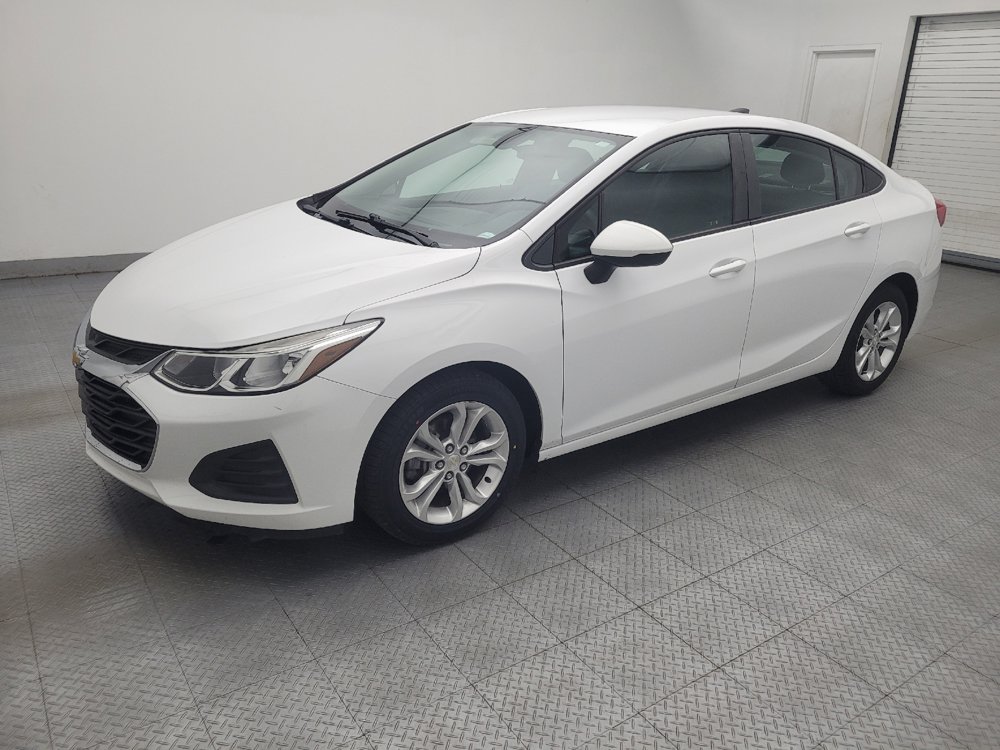 Used 2019 Chevrolet Cruze LS w/ LS Convenience Package FWD image 2